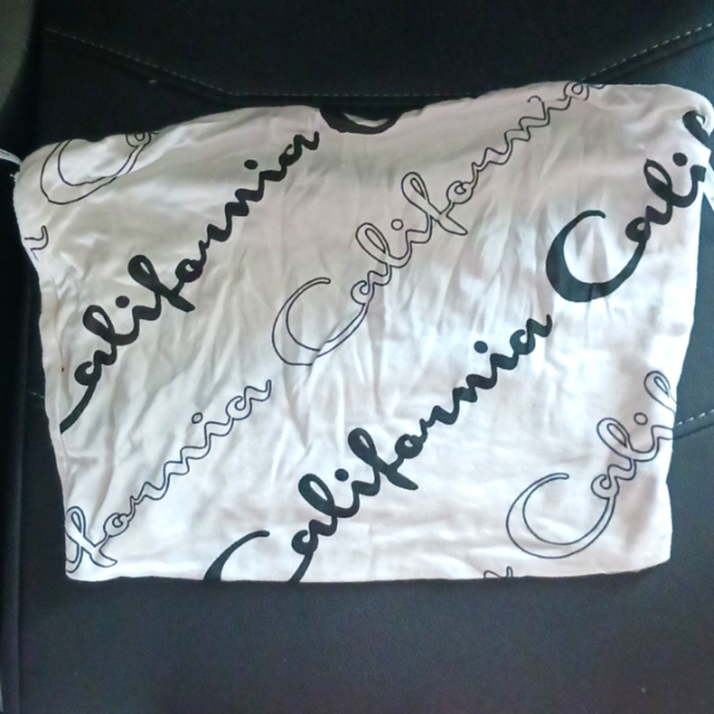 Medium Cali crop top black and white California